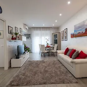 Apartment M&m House, Rom